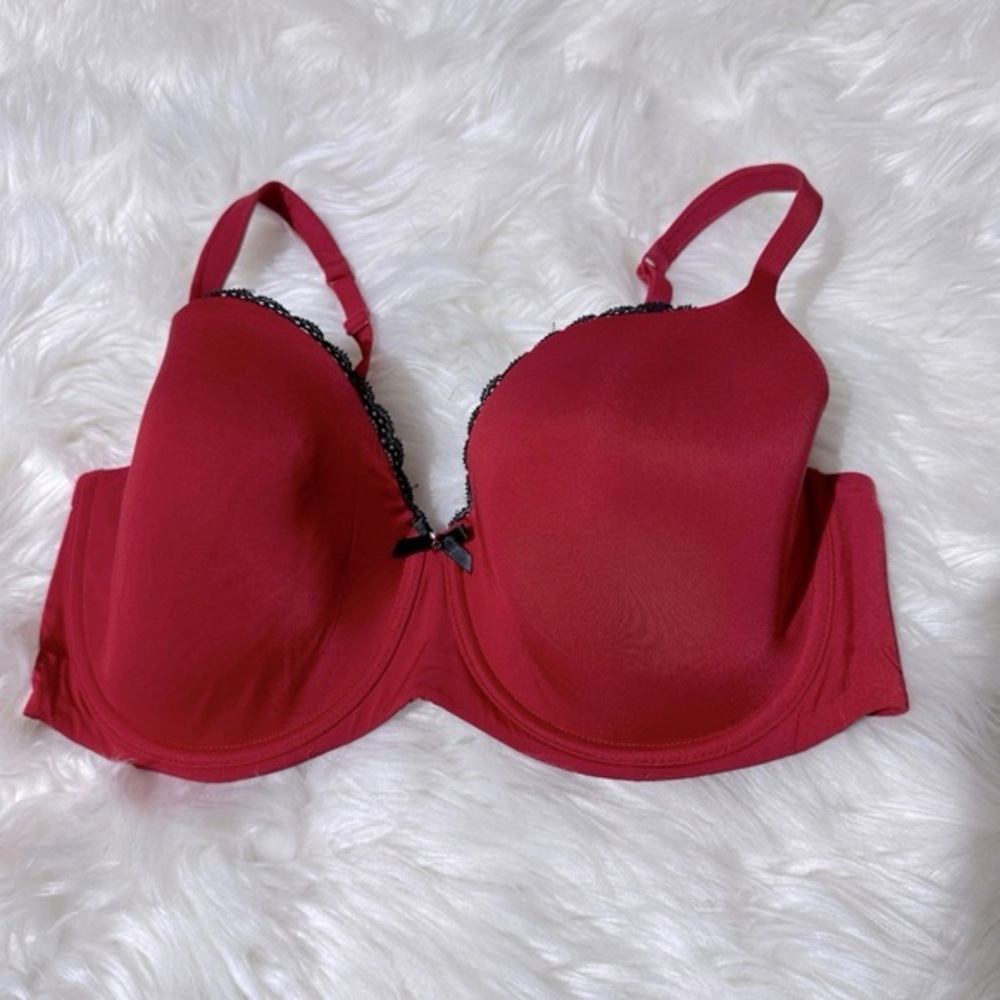 La Senza red bra size 38DD